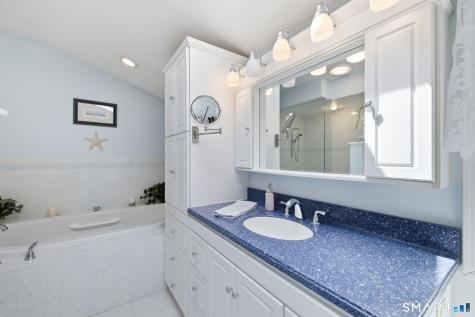 47 Willard Road Manchester CT 06042