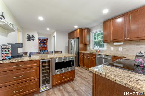 106 Mcdermott Circle Hamden CT 06514