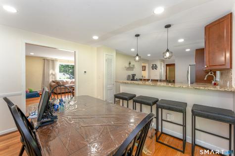 106 Mcdermott Circle Hamden CT 06514