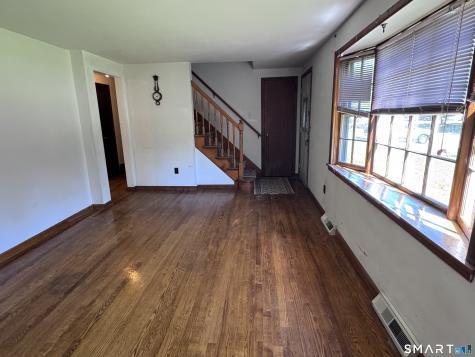 33 Thomas Street Windsor Locks CT 06096