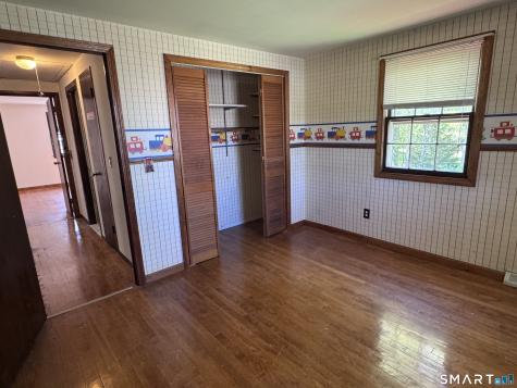 33 Thomas Street Windsor Locks CT 06096