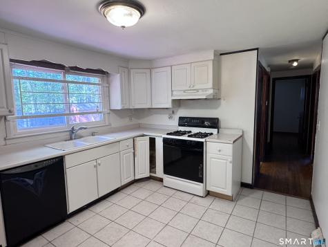33 Thomas Street Windsor Locks CT 06096