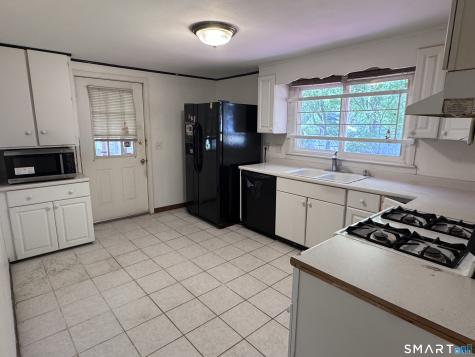 33 Thomas Street Windsor Locks CT 06096
