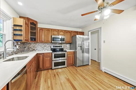 8 Fleetwood Drive New Fairfield CT 06812