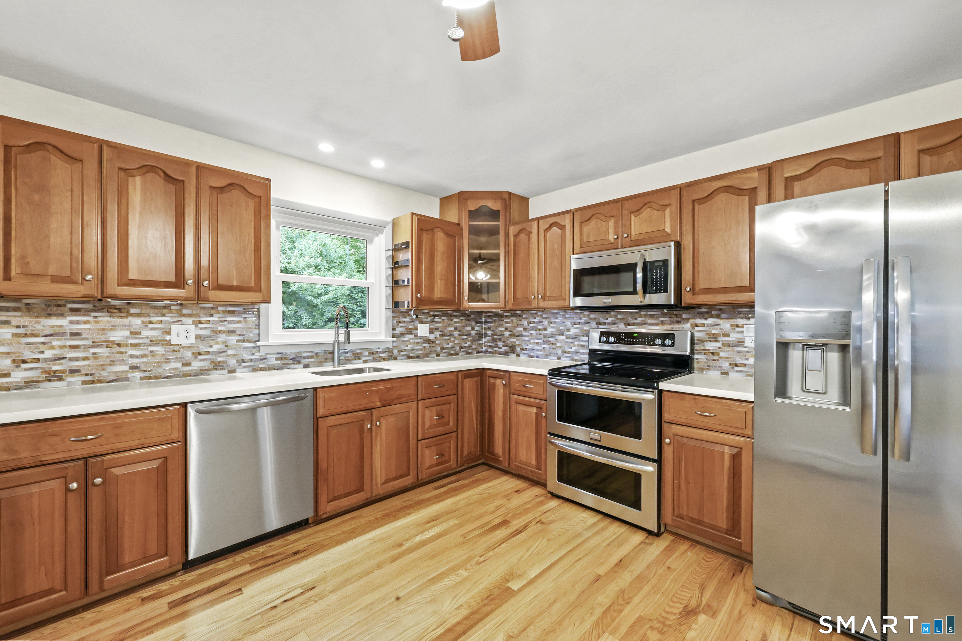 8 Fleetwood Drive New Fairfield CT 06812