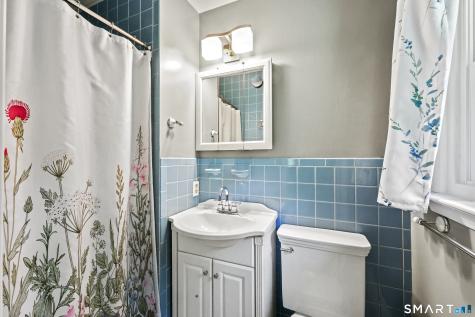 8 Fleetwood Drive New Fairfield CT 06812