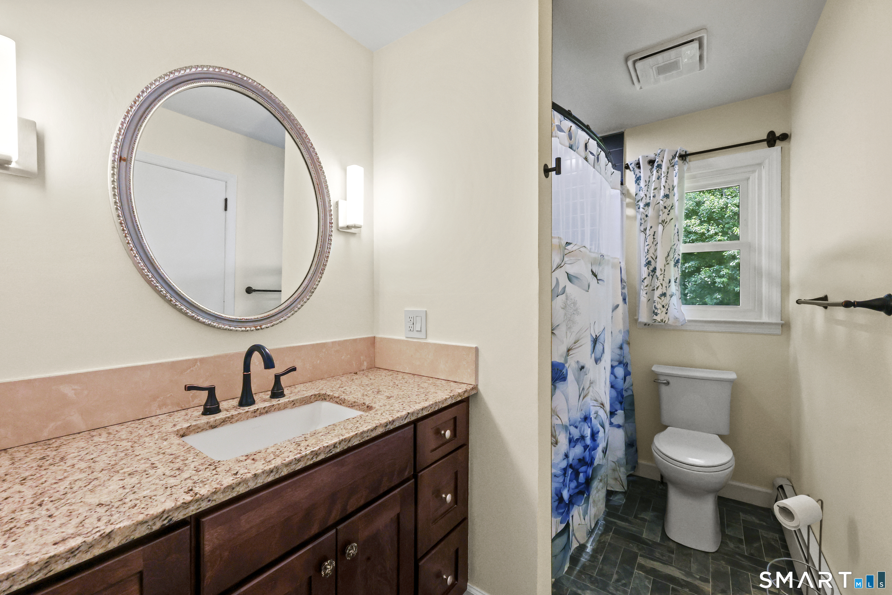 8 Fleetwood Drive New Fairfield CT 06812