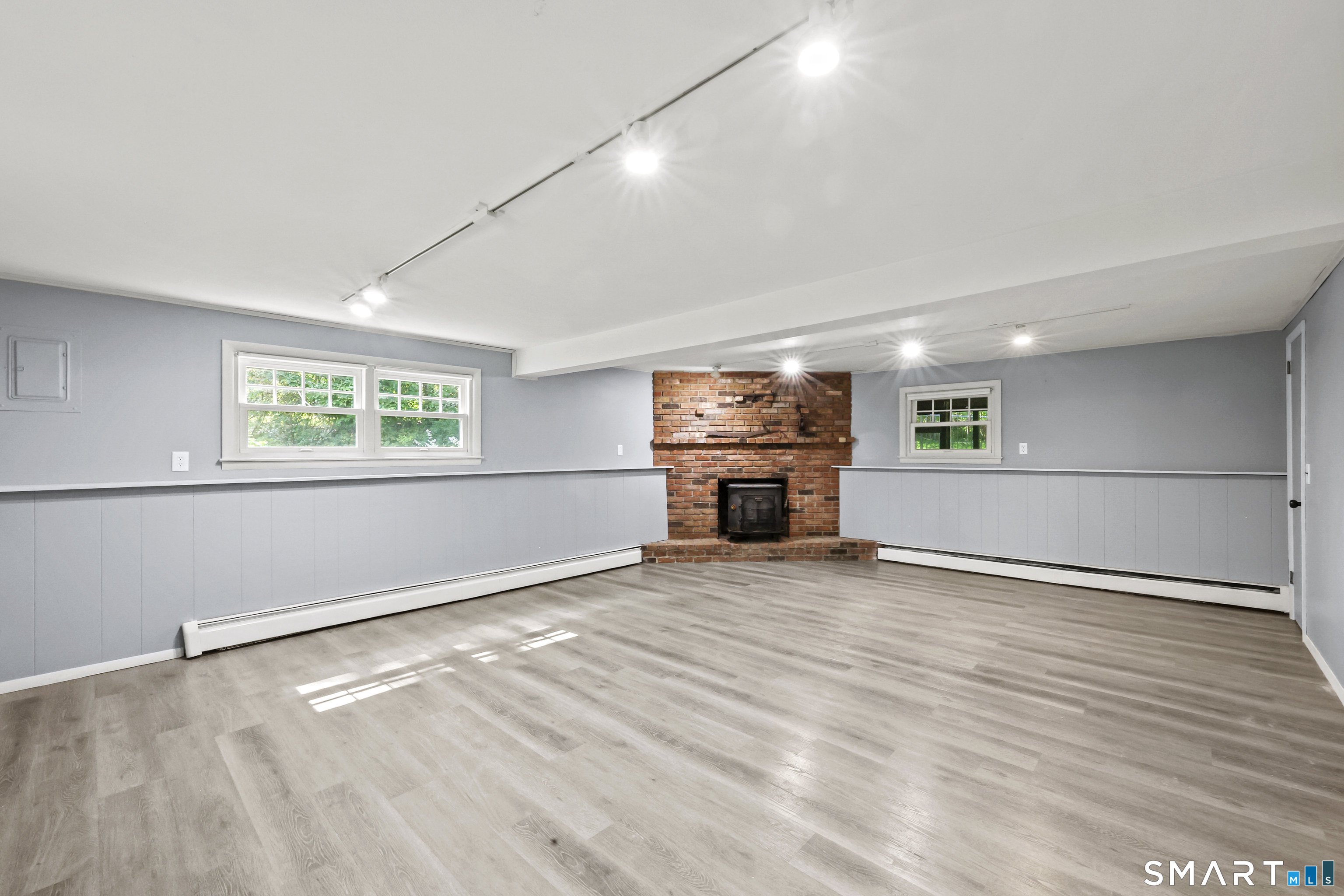 8 Fleetwood Drive New Fairfield CT 06812