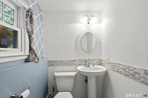 8 Fleetwood Drive New Fairfield CT 06812