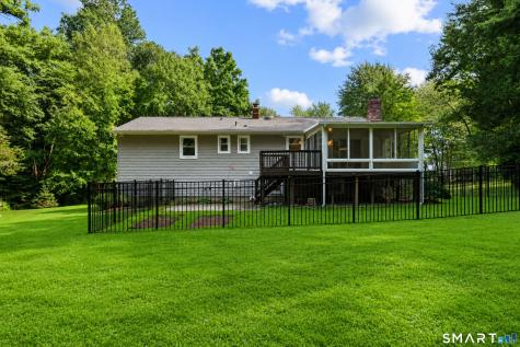 8 Fleetwood Drive New Fairfield CT 06812