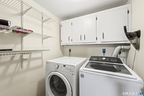 8 Fleetwood Drive New Fairfield CT 06812