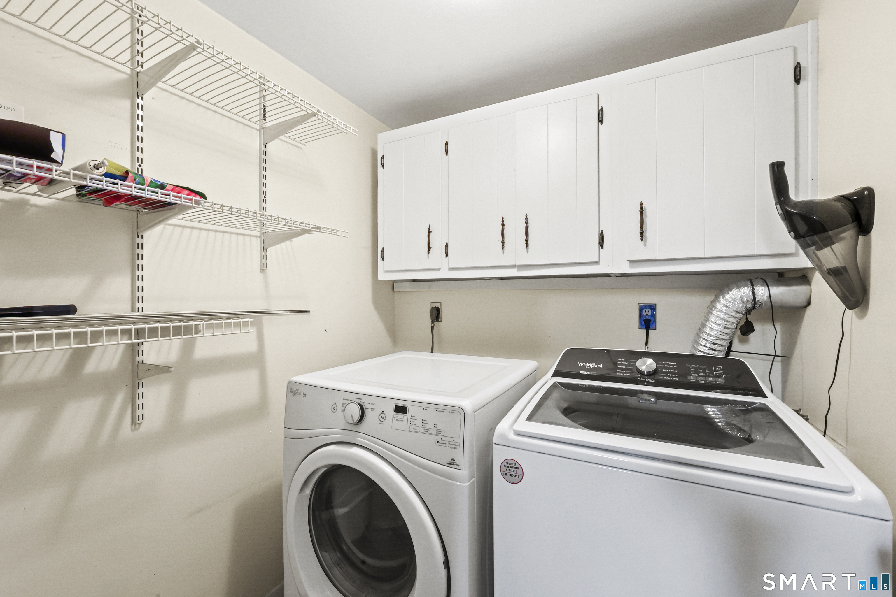 8 Fleetwood Drive New Fairfield CT 06812