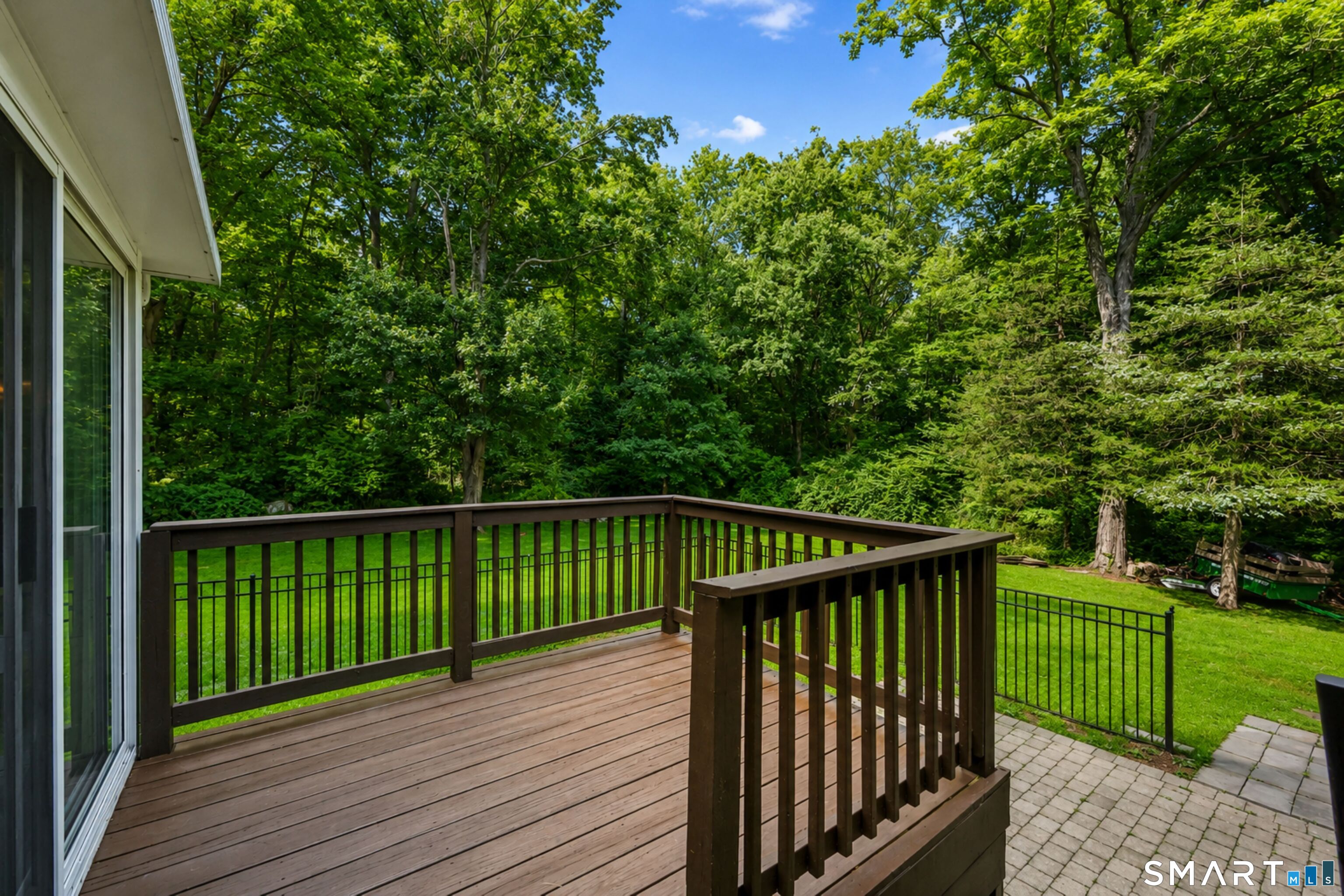 8 Fleetwood Drive New Fairfield CT 06812