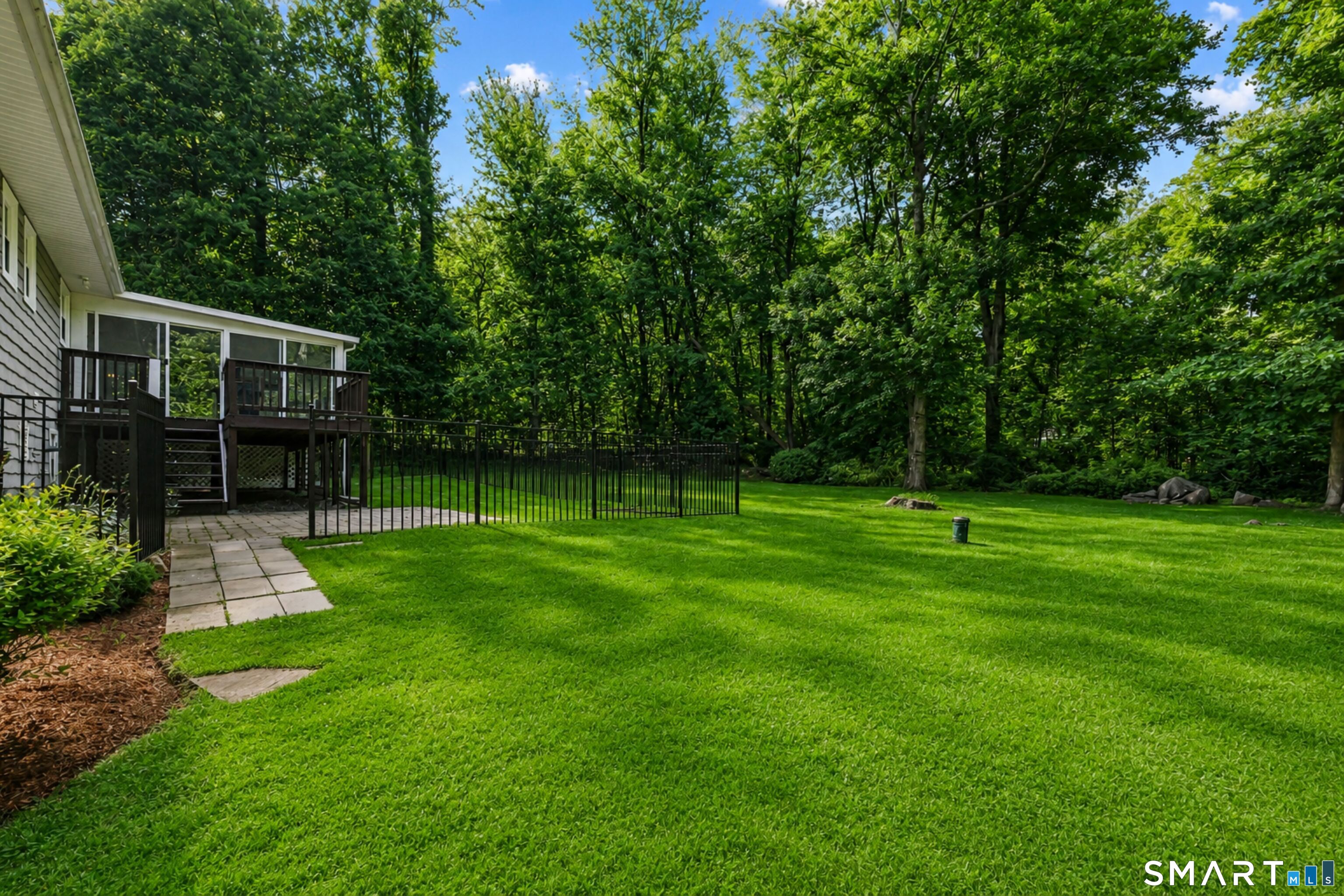 8 Fleetwood Drive New Fairfield CT 06812