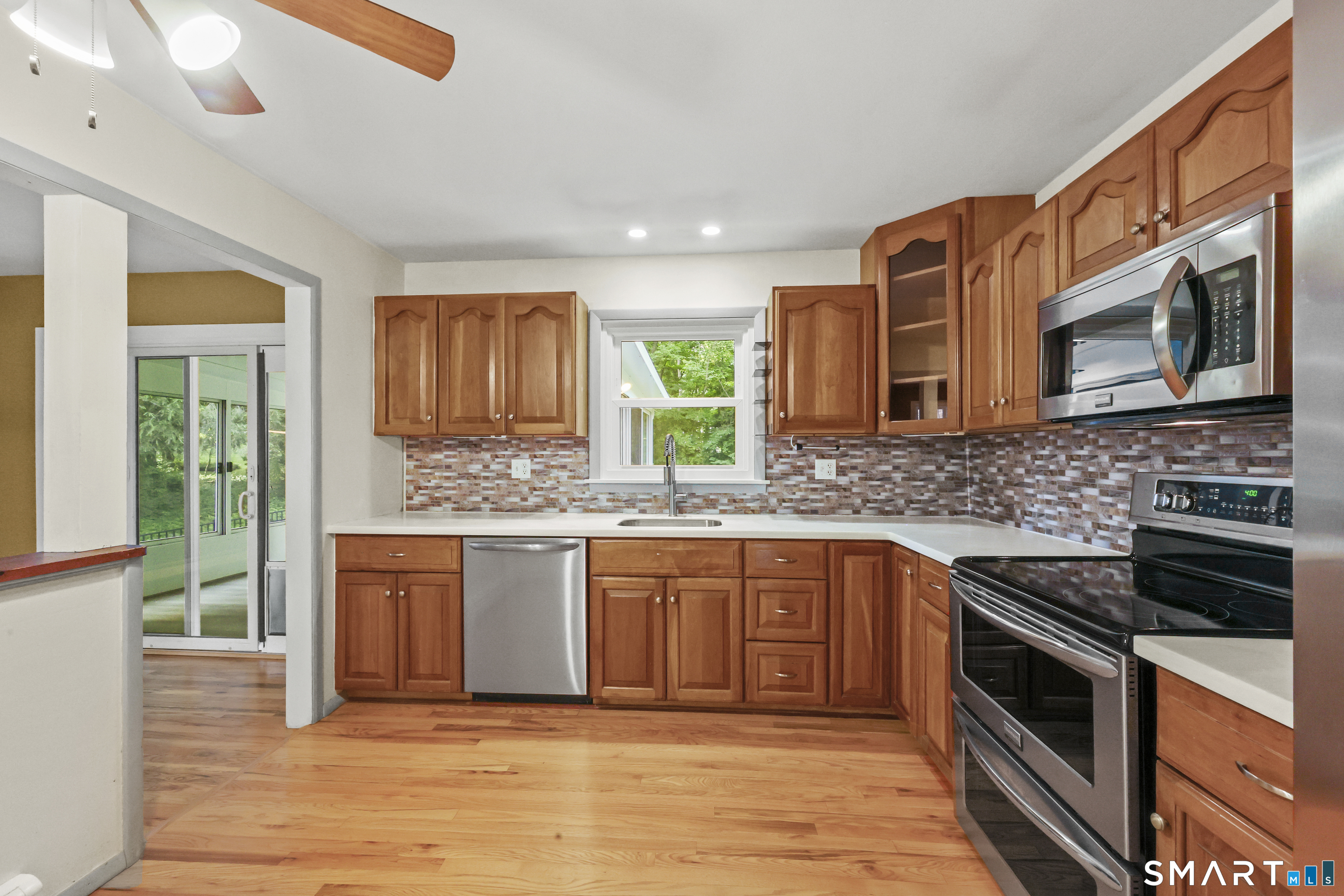 8 Fleetwood Drive New Fairfield CT 06812