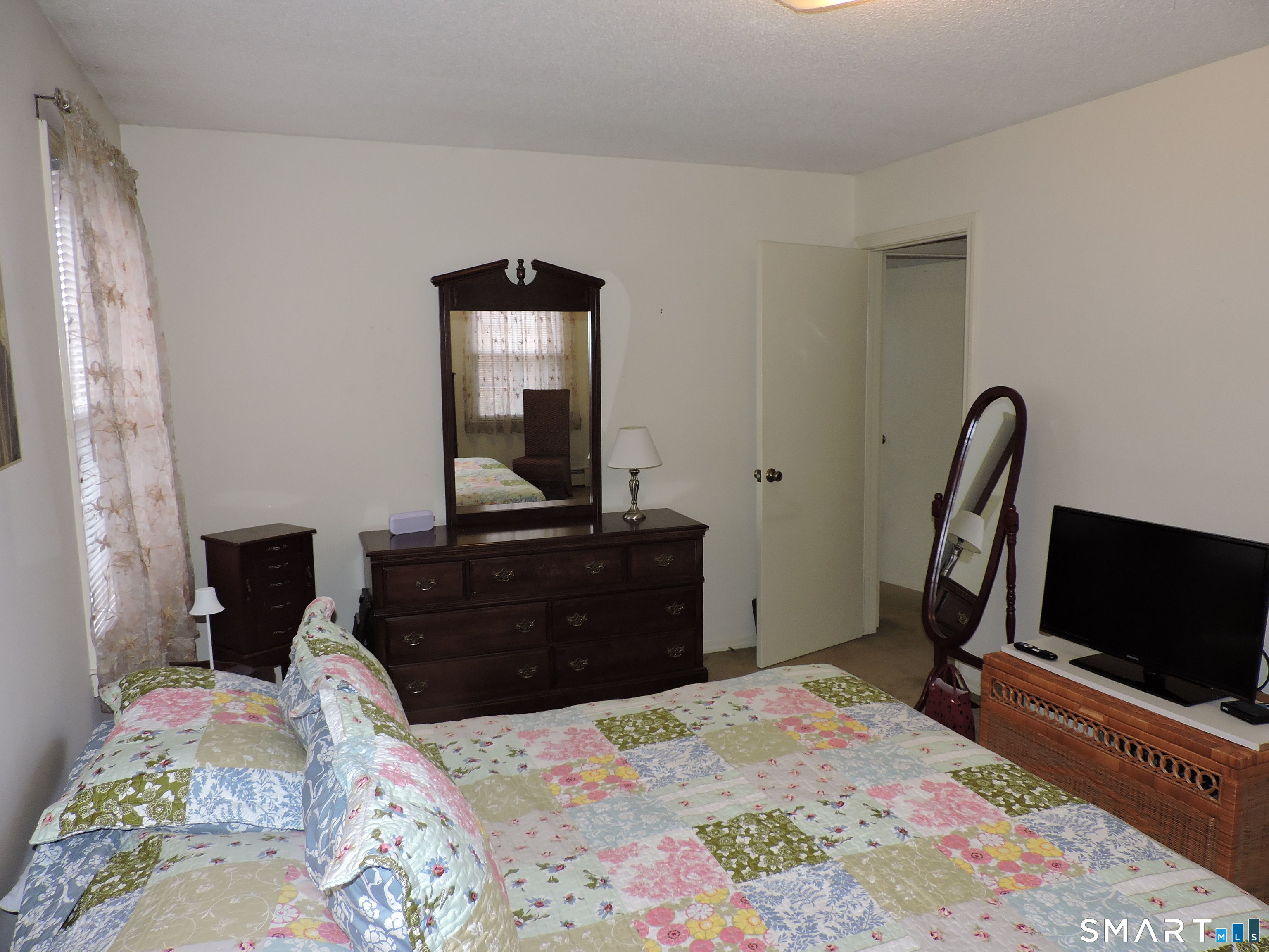 814 Graham Road South Windsor CT 06074