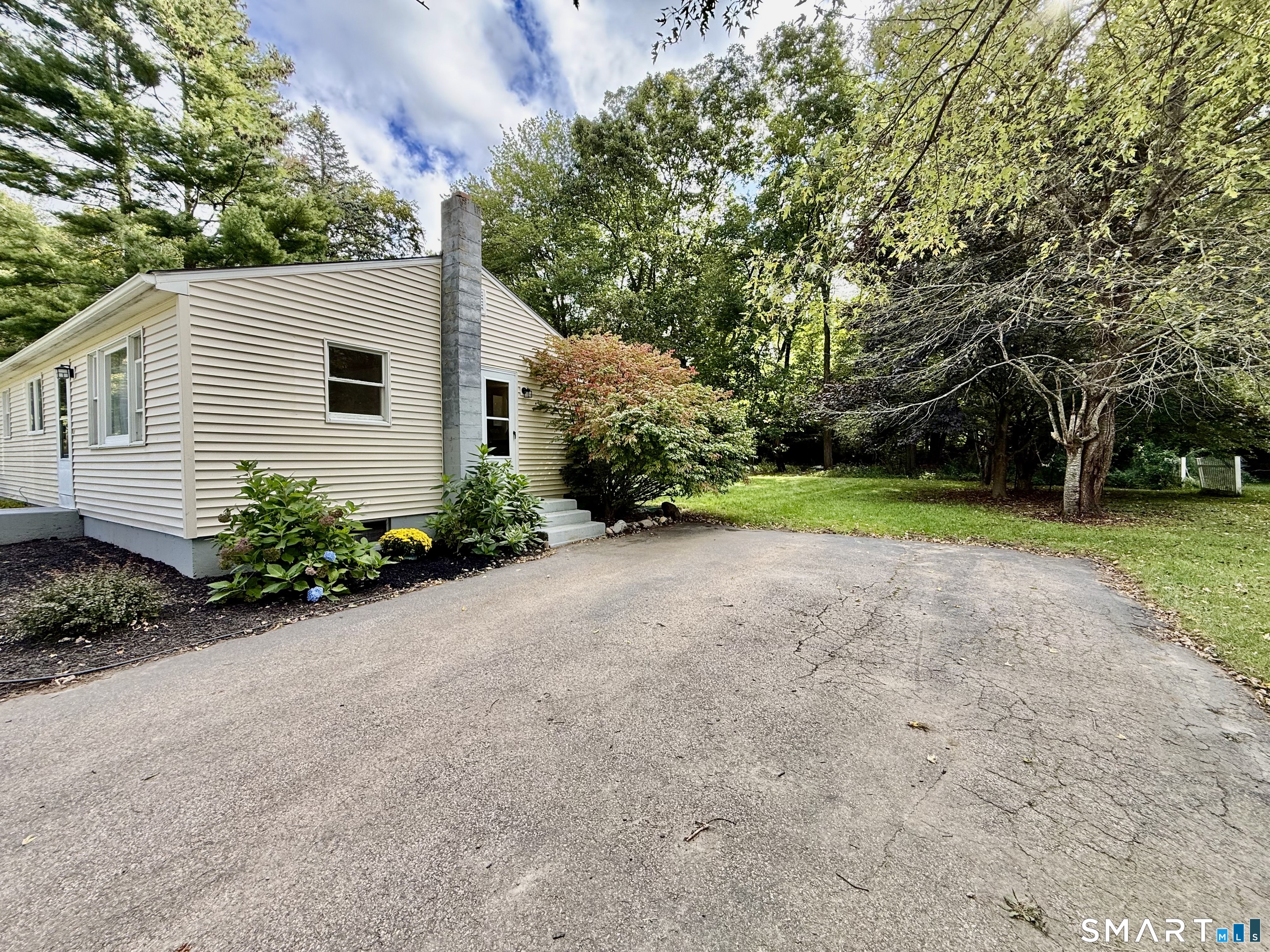 26 Francis Drive Lebanon CT 06249