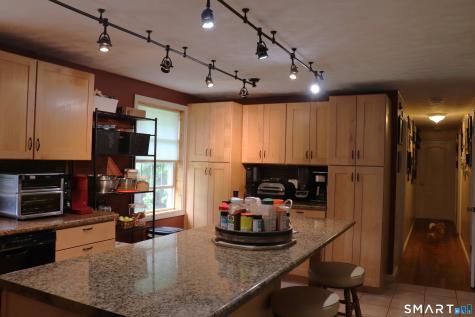 308 Abbe Road Enfield CT 06082