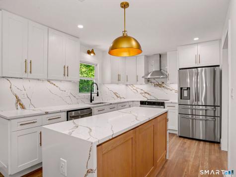 6 Eric Court Norwalk CT 06851