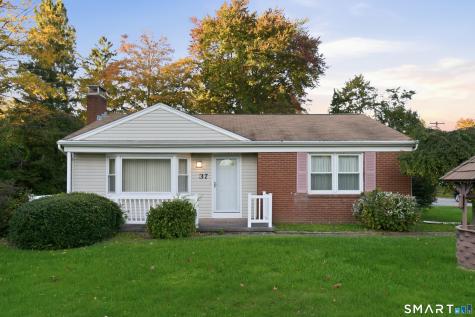 37 Colchester Avenue East Hampton CT 06424