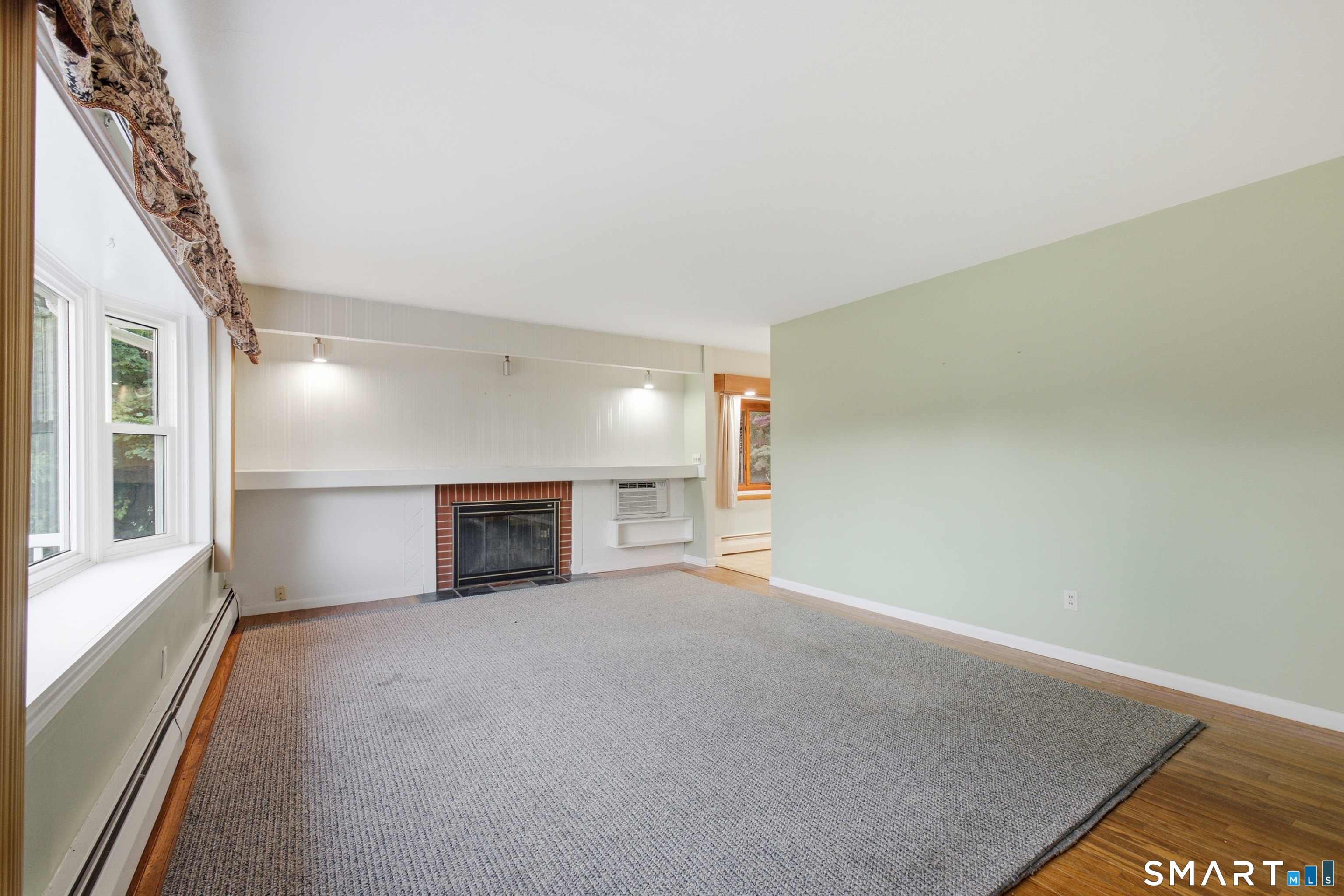 37 Colchester Avenue East Hampton CT 06424