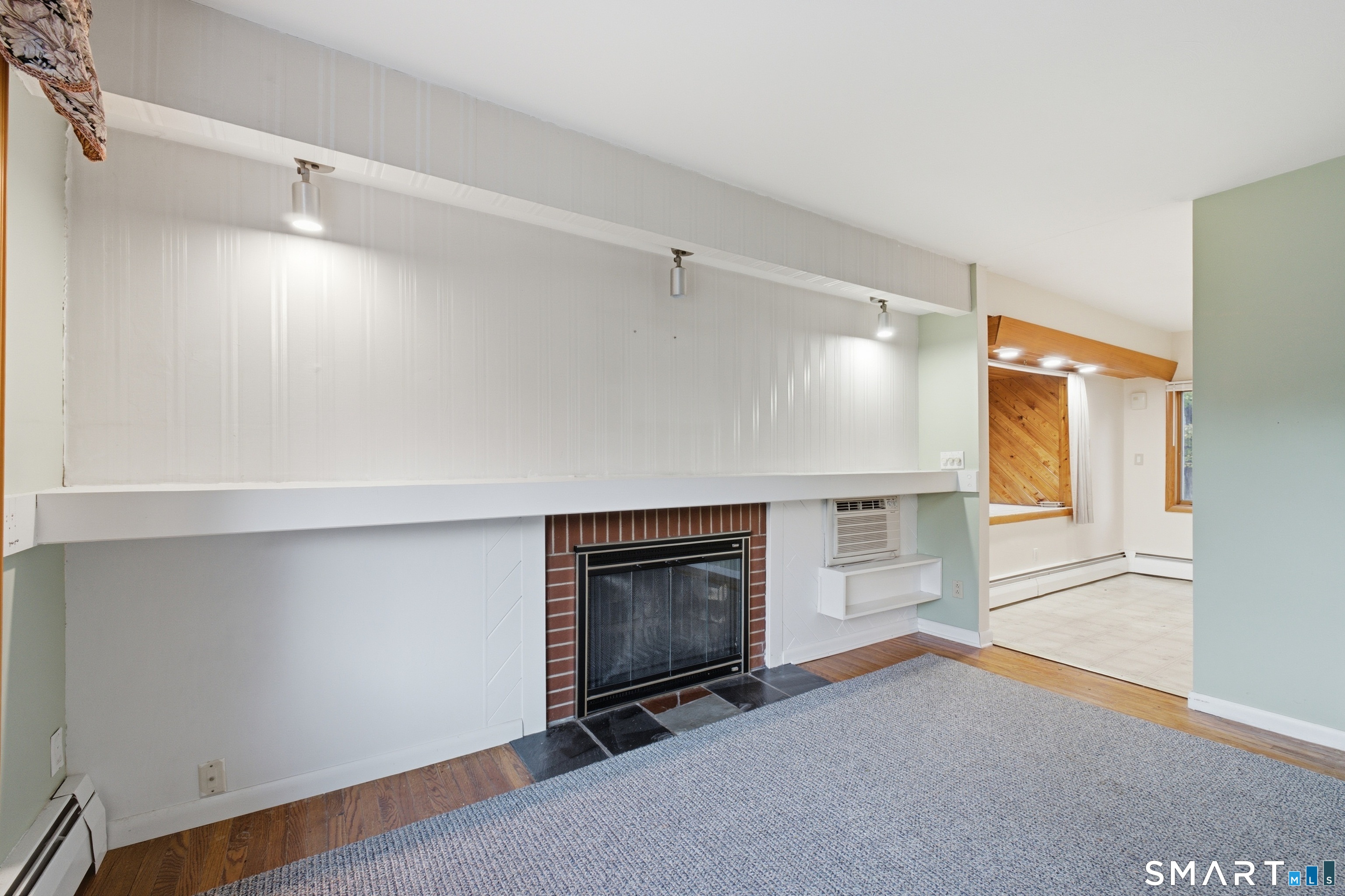 37 Colchester Avenue East Hampton CT 06424
