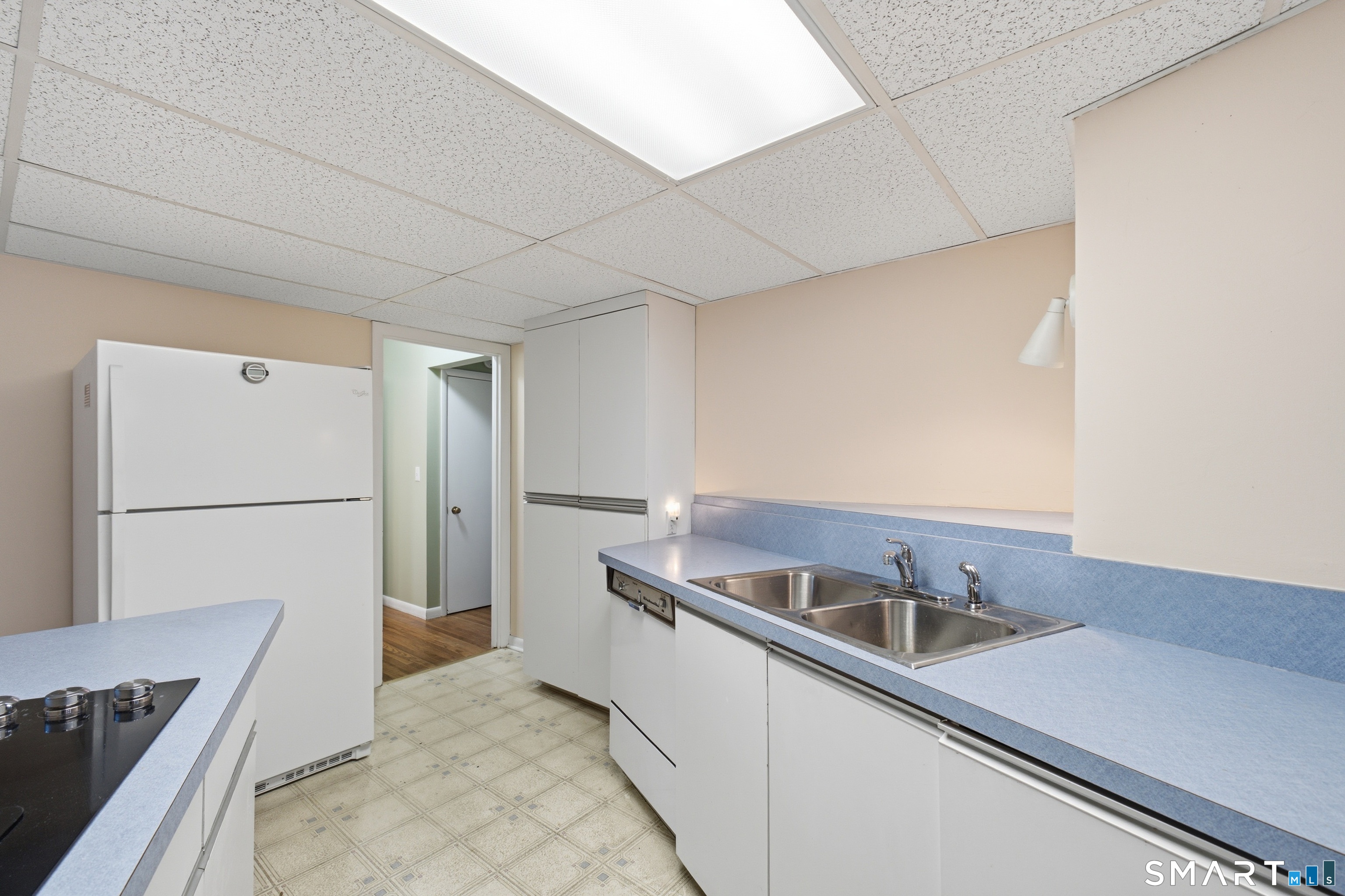37 Colchester Avenue East Hampton CT 06424