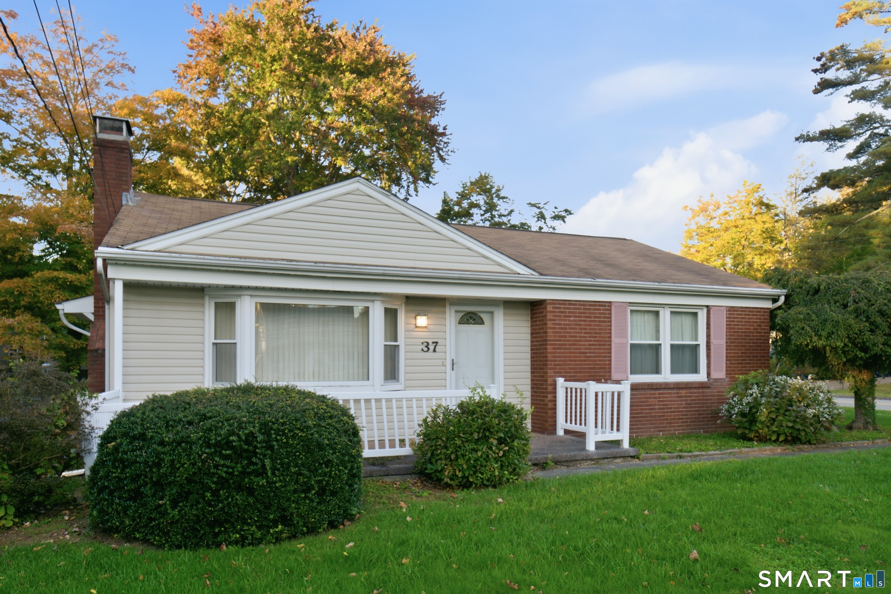 37 Colchester Avenue East Hampton CT 06424