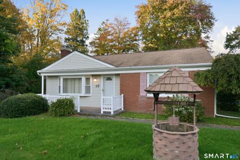 37 Colchester Avenue East Hampton CT 06424