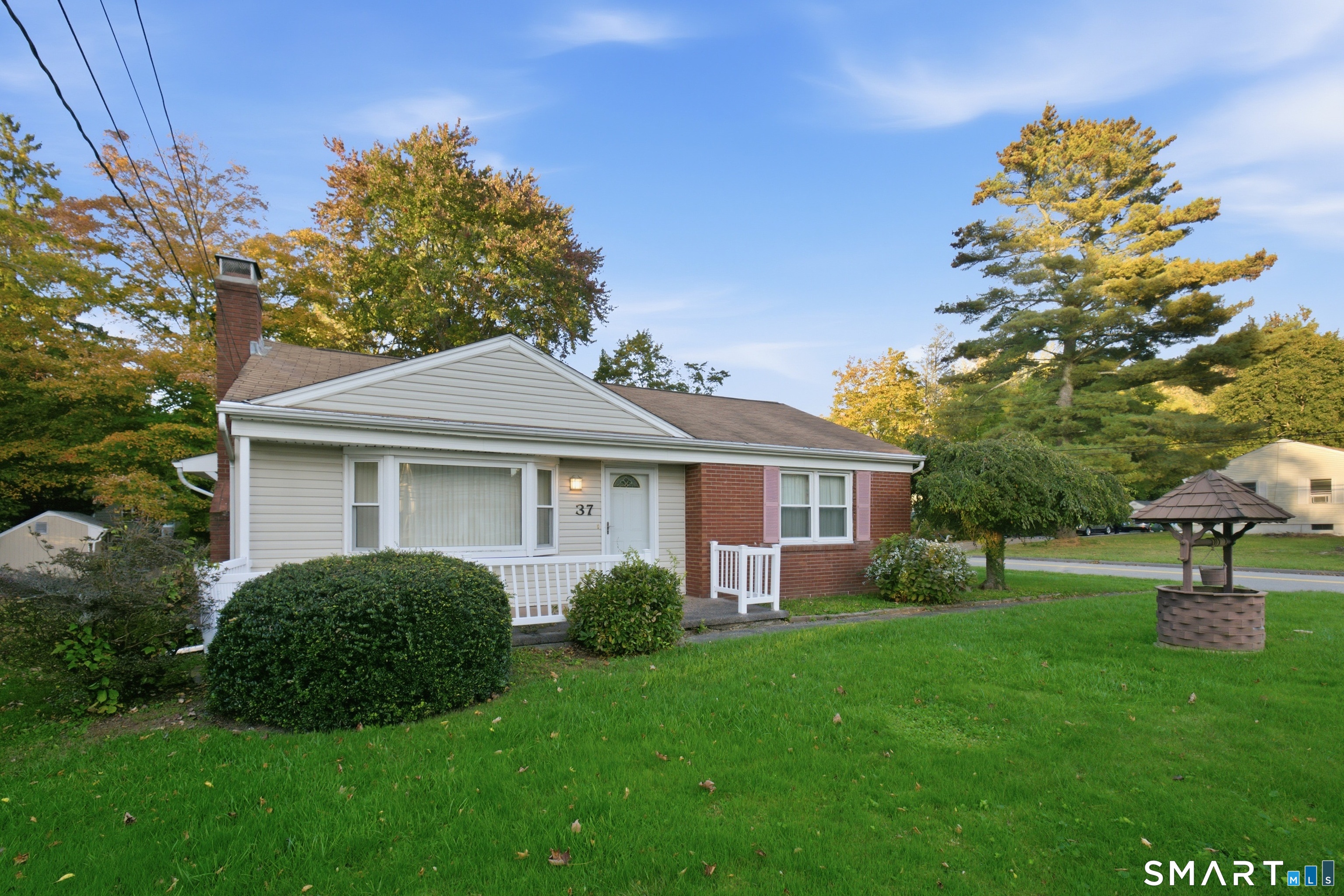 37 Colchester Avenue East Hampton CT 06424