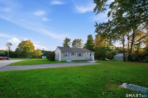 37 Colchester Avenue East Hampton CT 06424