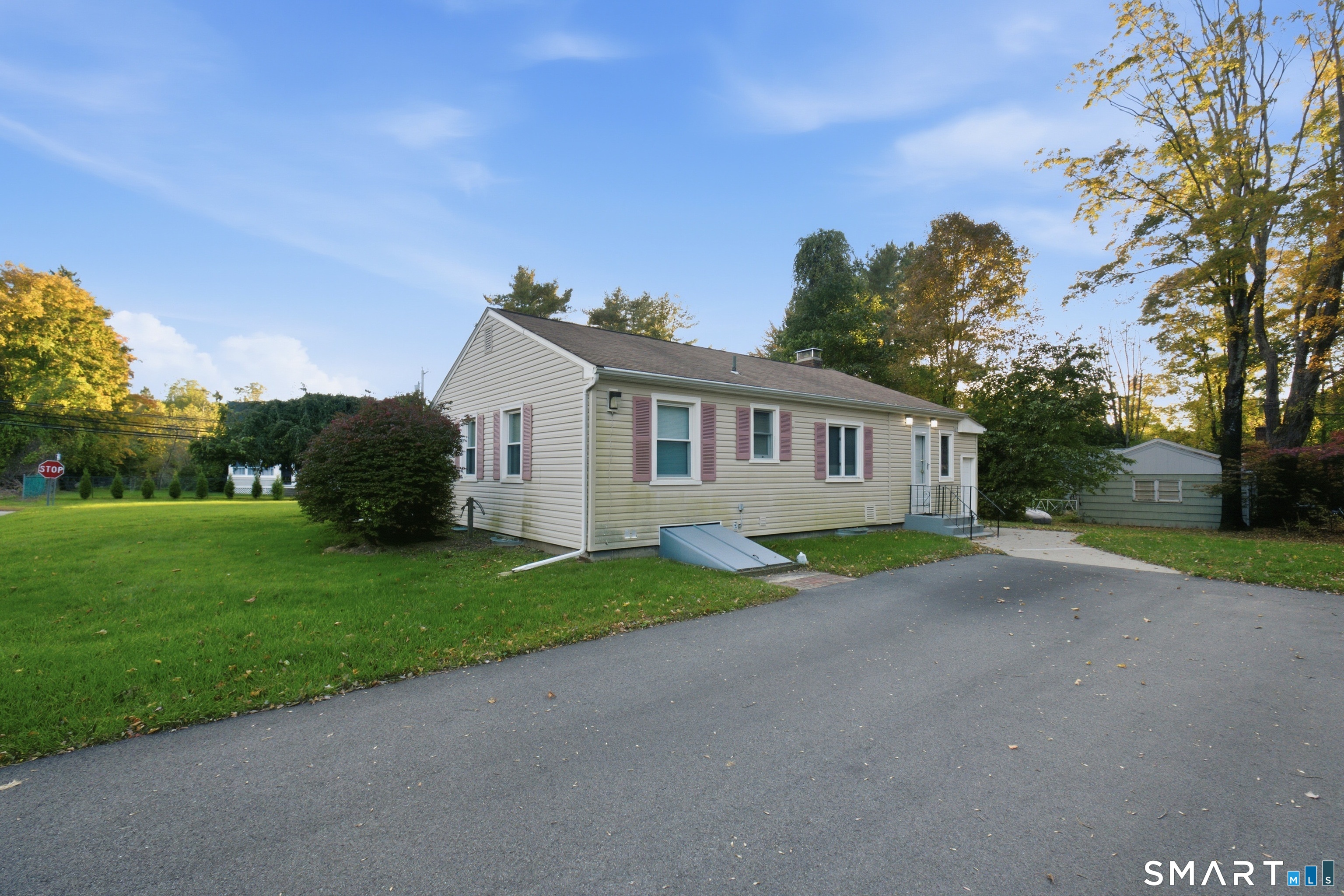 37 Colchester Avenue East Hampton CT 06424