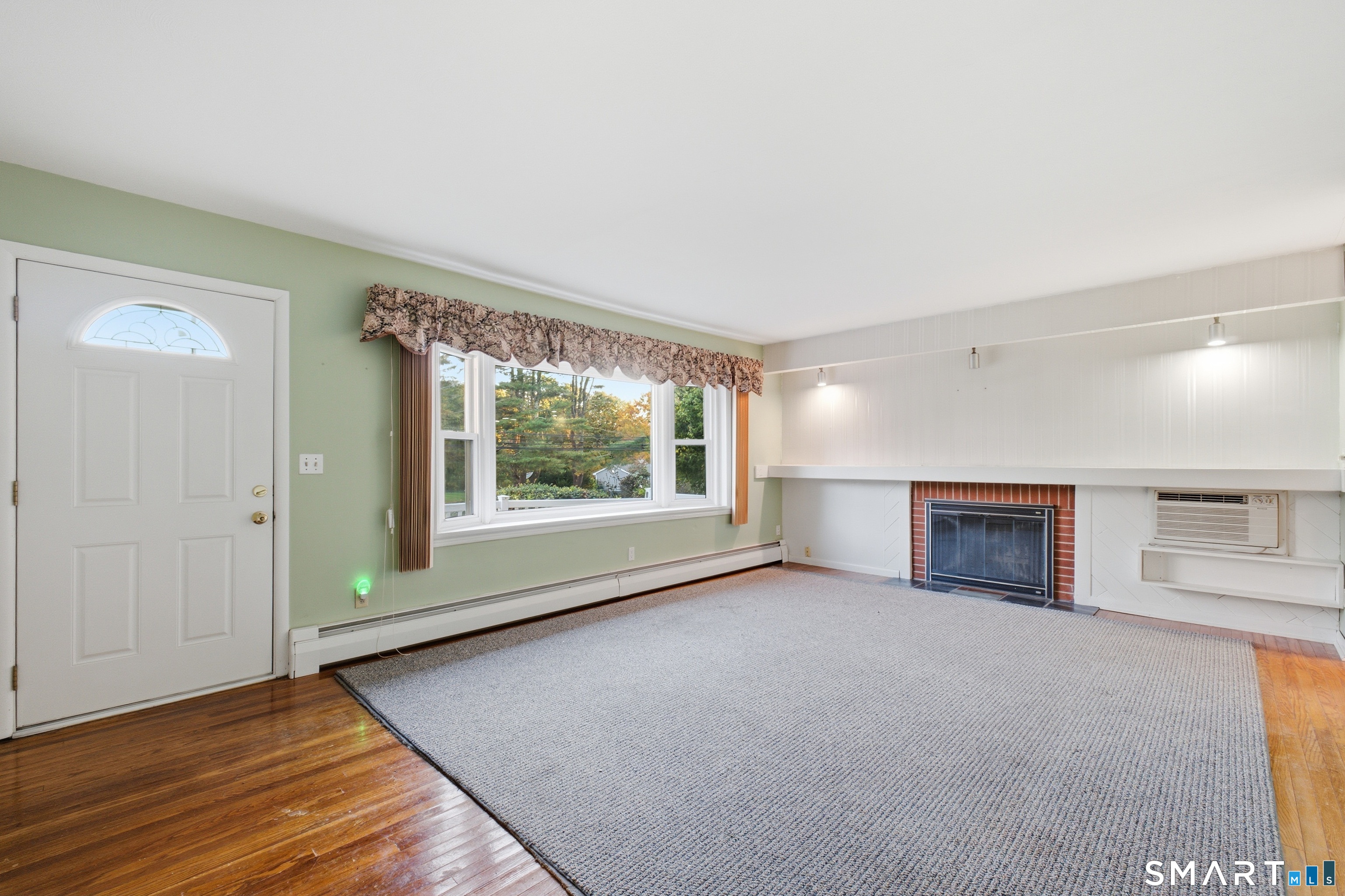 37 Colchester Avenue East Hampton CT 06424
