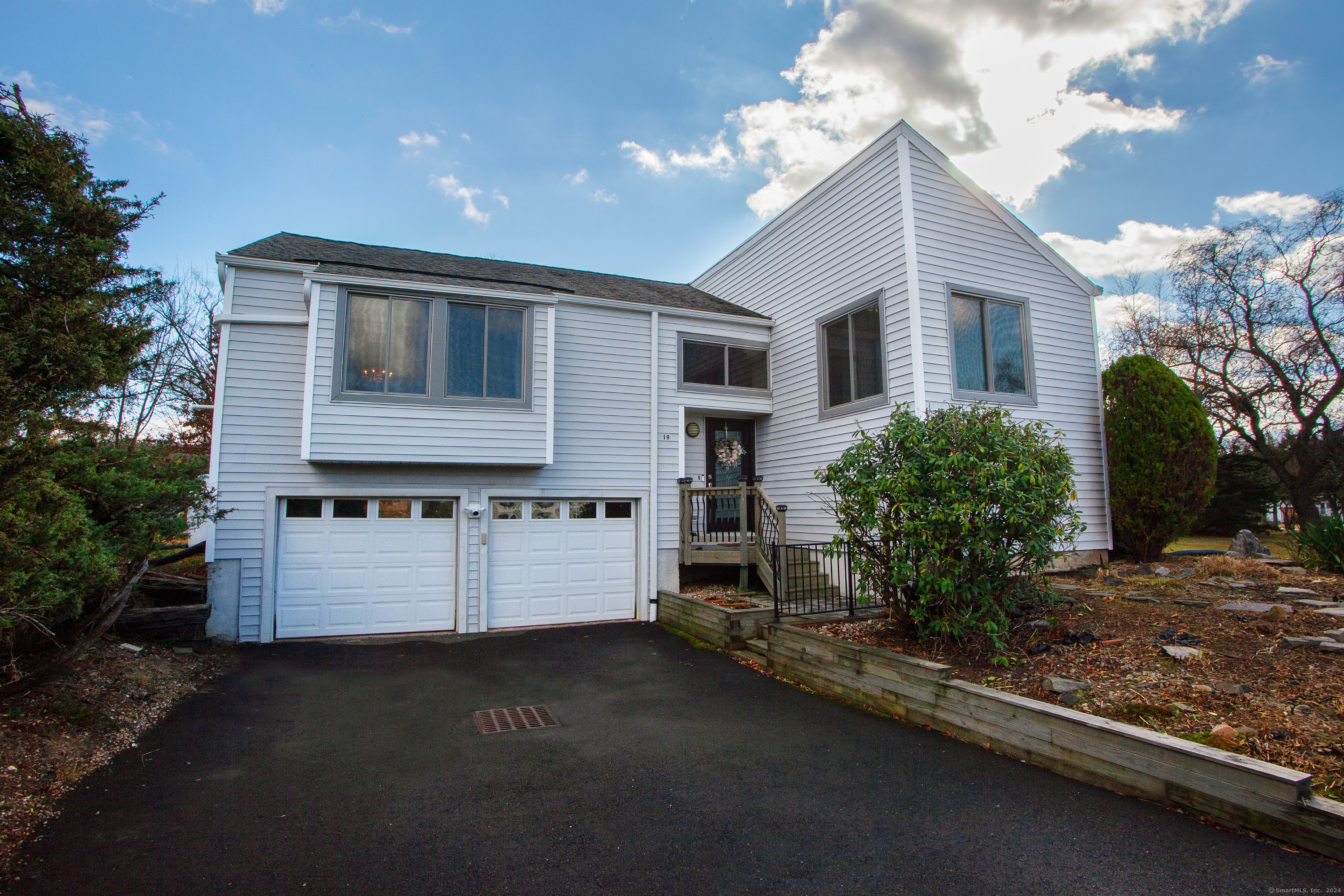 19 Regency Drive Windsor CT 06095