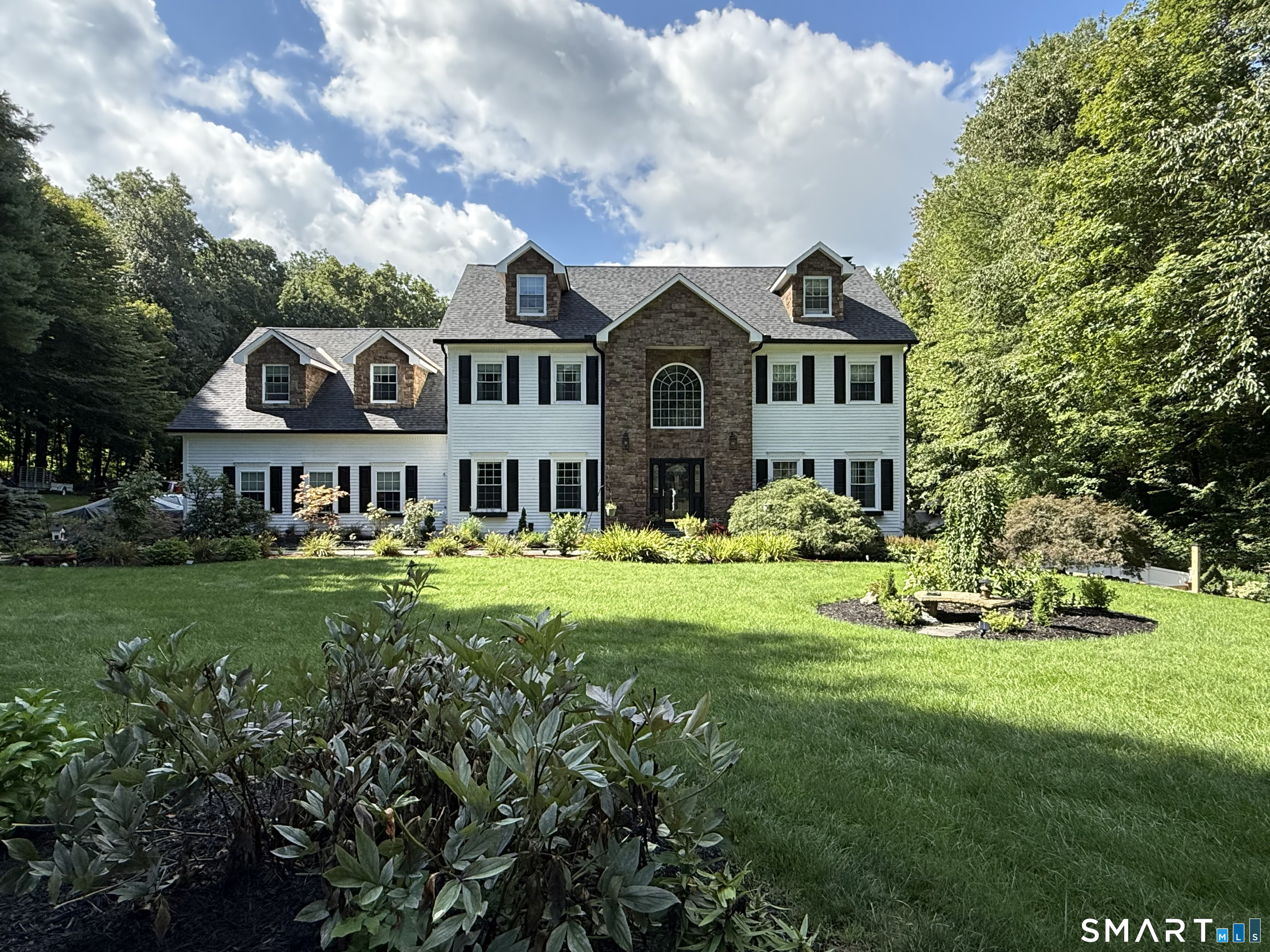20 Bridle Path Trail Newtown CT 06470