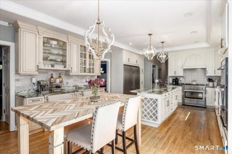 20 Bridle Path Trail Newtown CT 06470