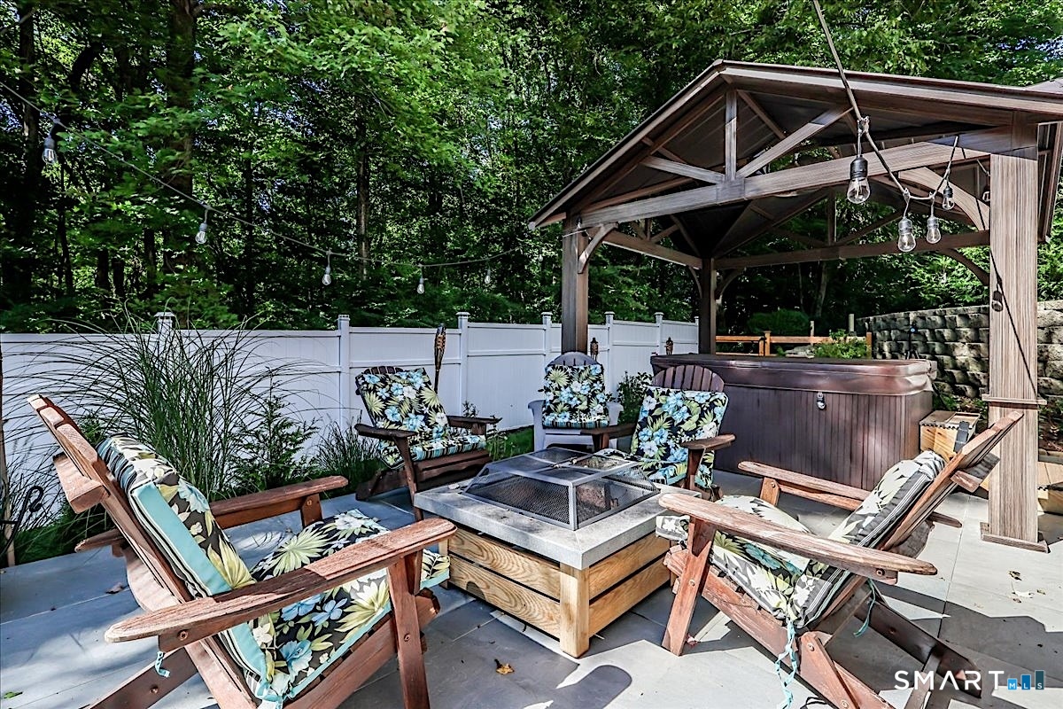 20 Bridle Path Trail Newtown CT 06470