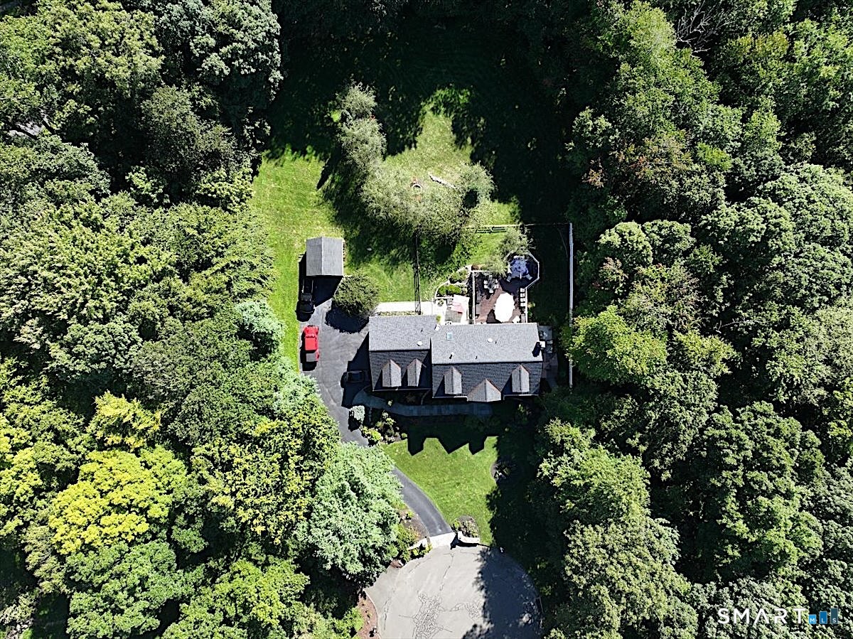 20 Bridle Path Trail Newtown CT 06470