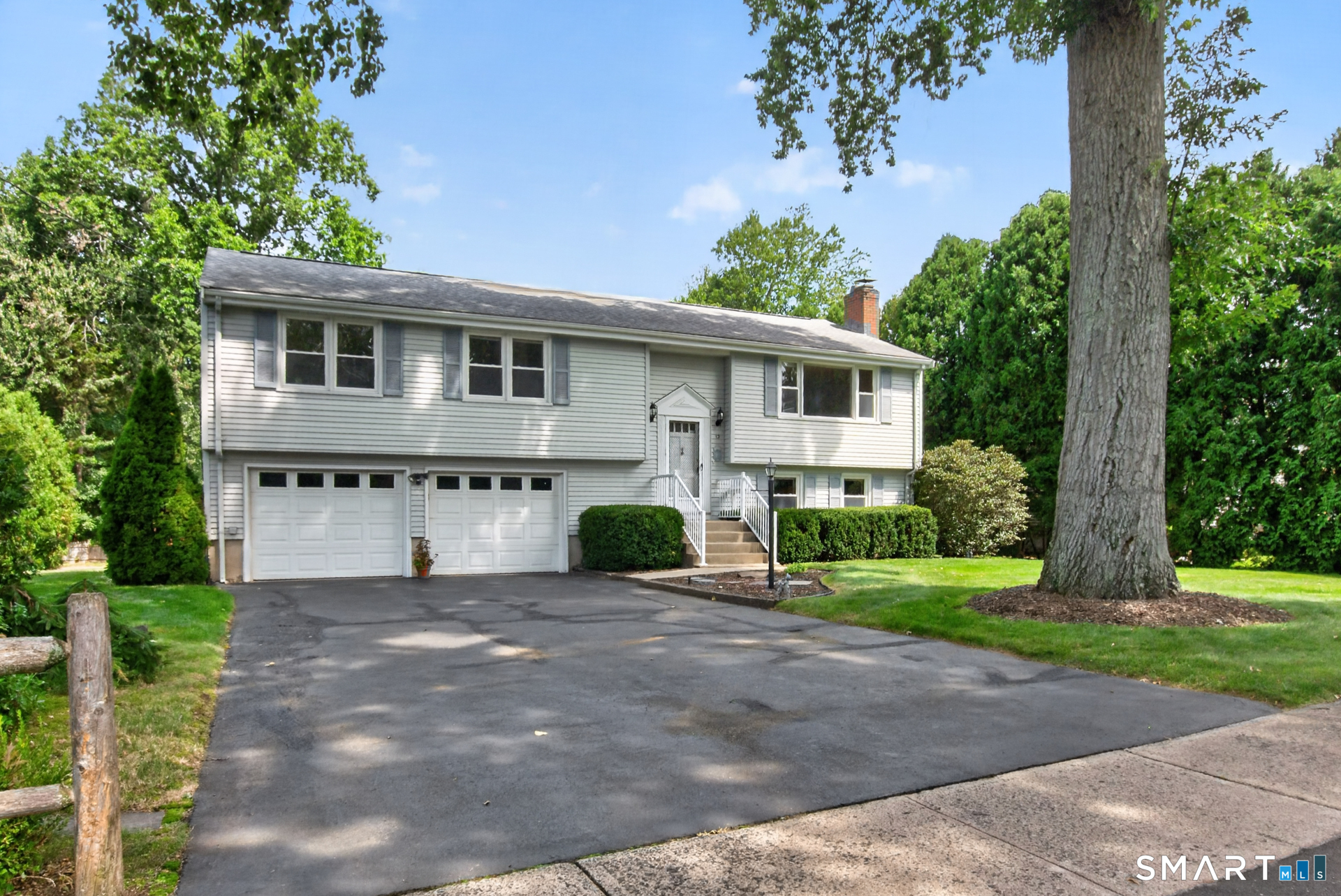 12 Syracuse Drive East Hartford CT 06108