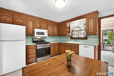 12 Syracuse Drive East Hartford CT 06108