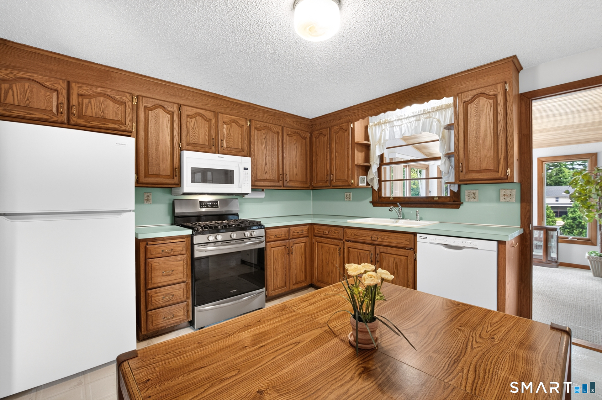 12 Syracuse Drive East Hartford CT 06108