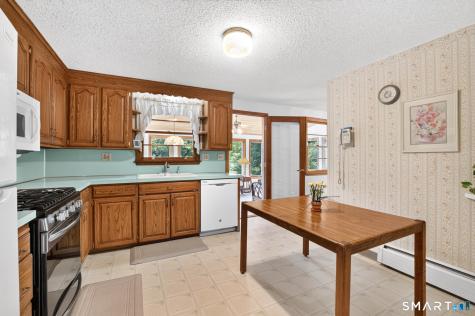 12 Syracuse Drive East Hartford CT 06108