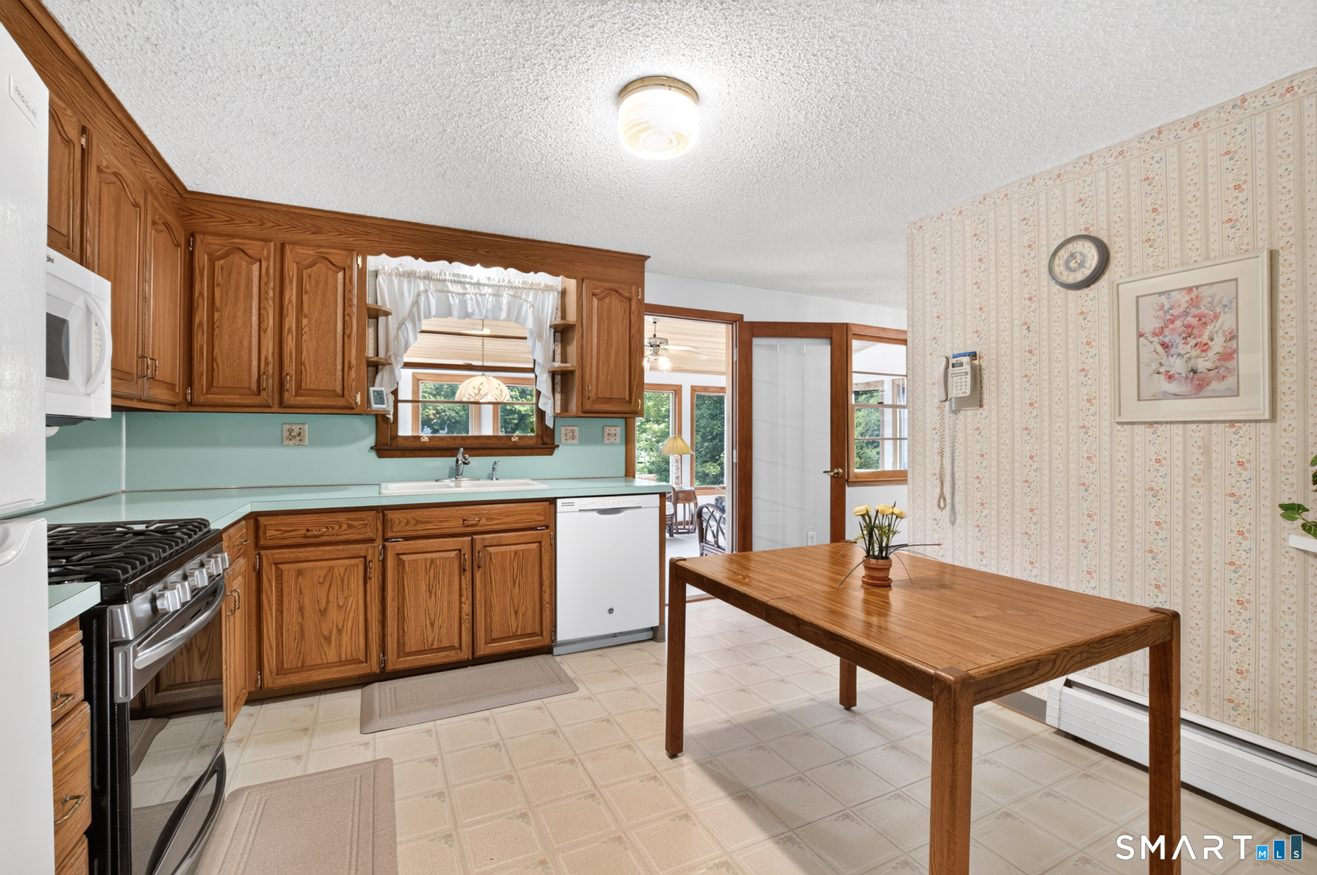 12 Syracuse Drive East Hartford CT 06108