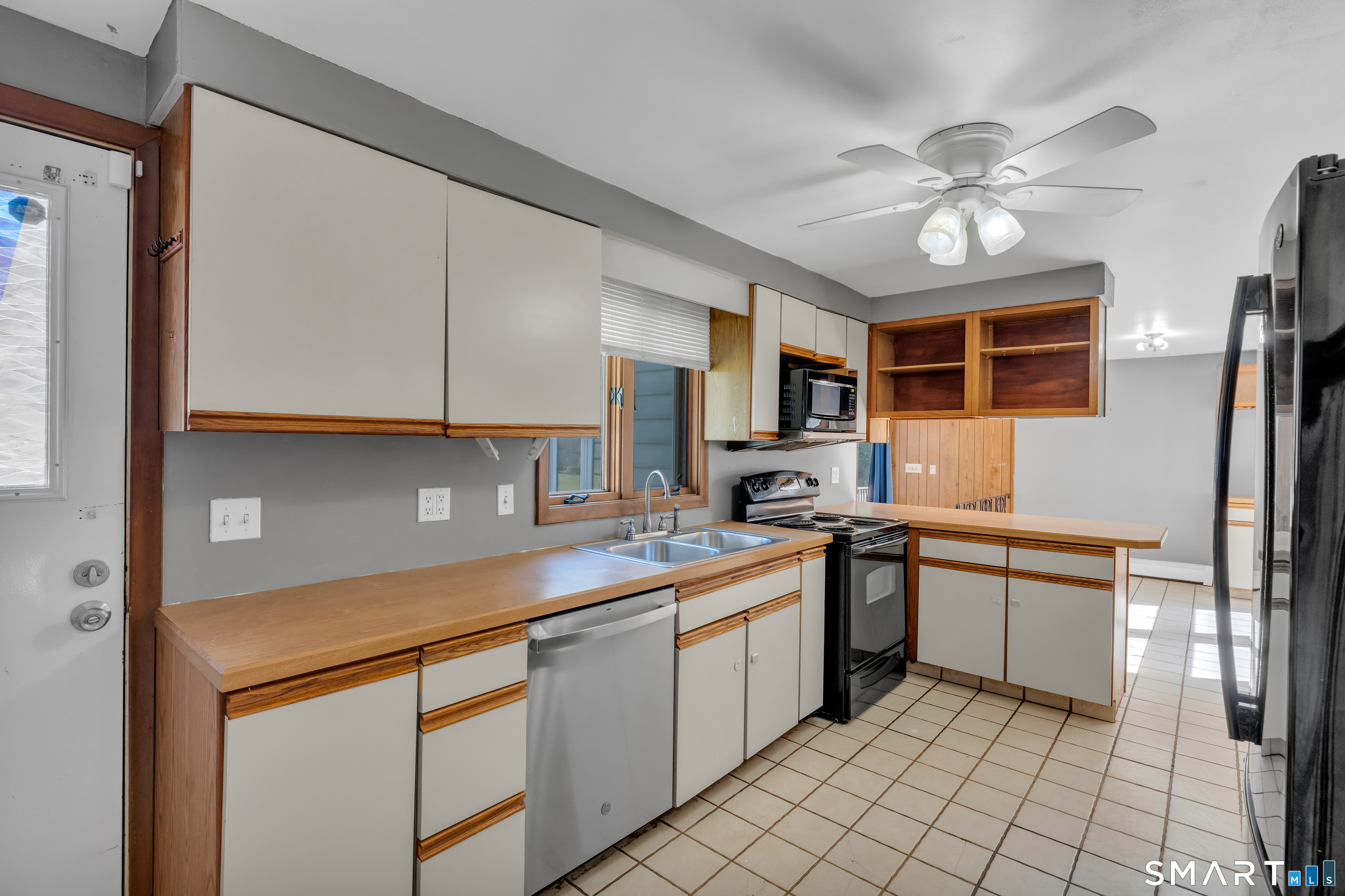 561 Old Colchester Road Montville CT 06382