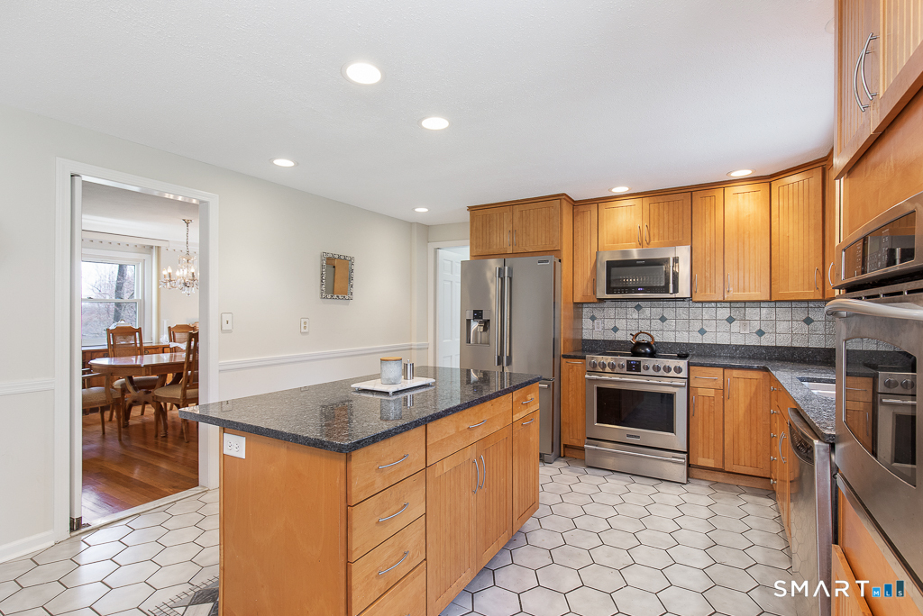10 Edgehill Drive Woodbridge CT 06525