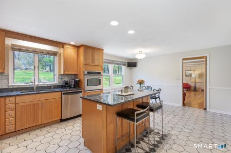 10 Edgehill Drive Woodbridge CT 06525