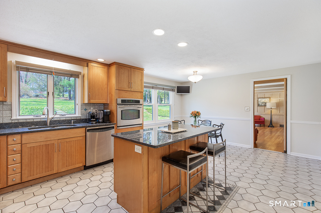 10 Edgehill Drive Woodbridge CT 06525