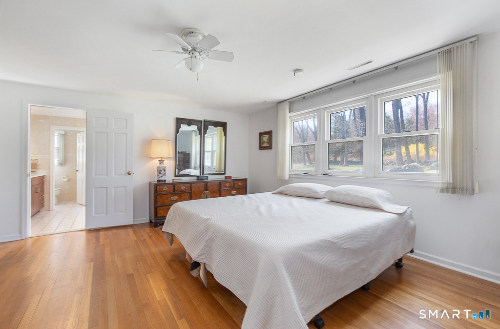 10 Edgehill Drive Woodbridge CT 06525