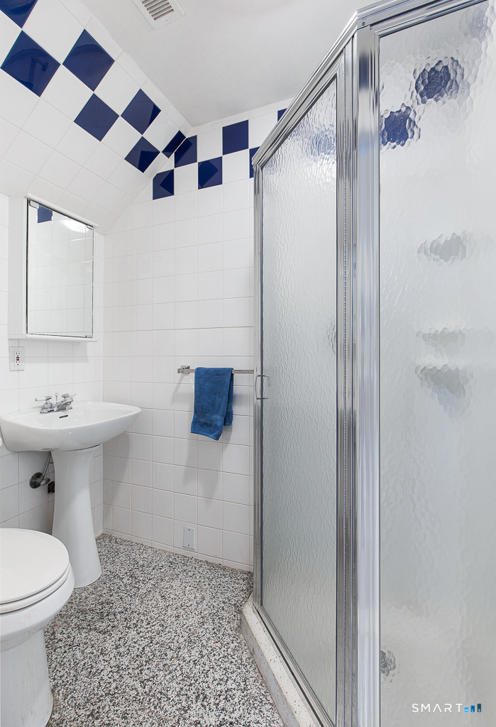 10 Edgehill Drive Woodbridge CT 06525