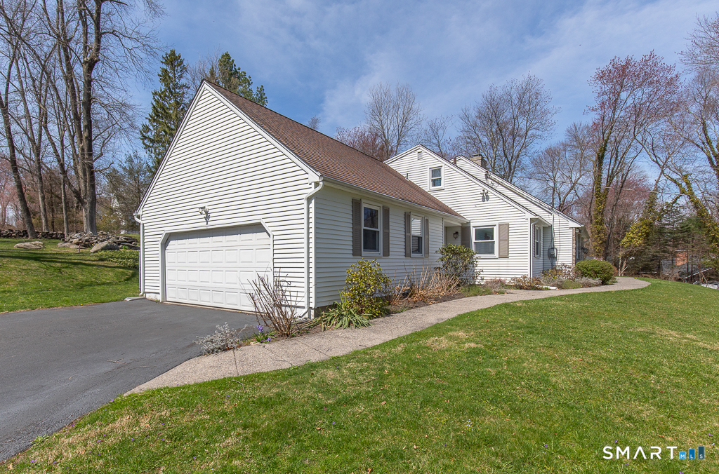 10 Edgehill Drive Woodbridge CT 06525